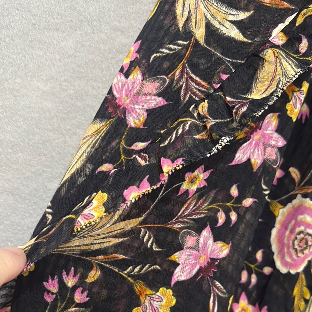LOFT Black blouse with Pink Floral Design - Picture 7 of 13